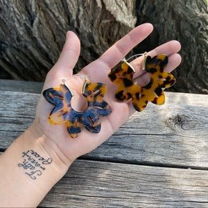 leopard print acrylic earrings!